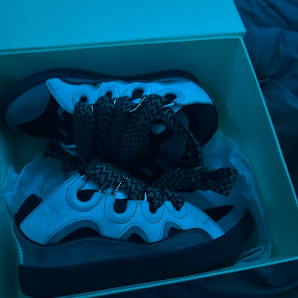 Stylish White and Black Men's Sneakers